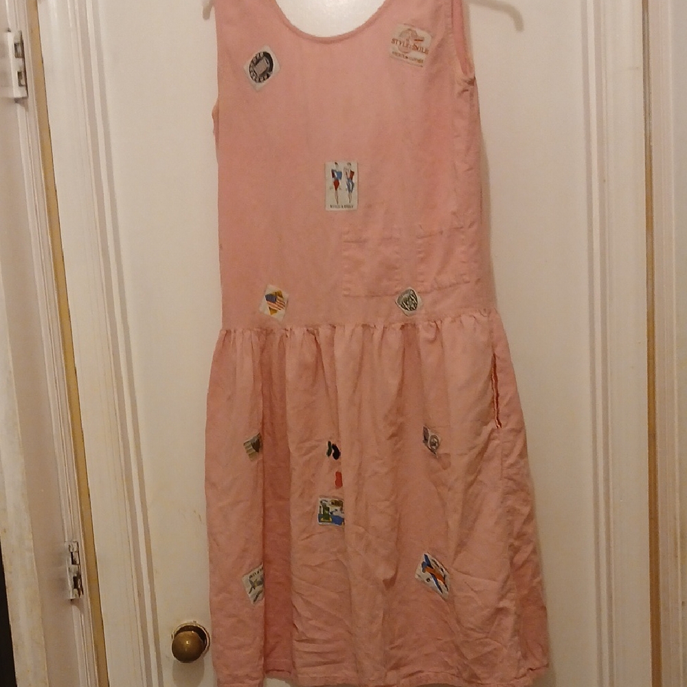 Pink Pleated Sleeveless Sundress Scoop neck and patch designs